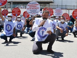 Bursa'da sağlıkçılar eylemde