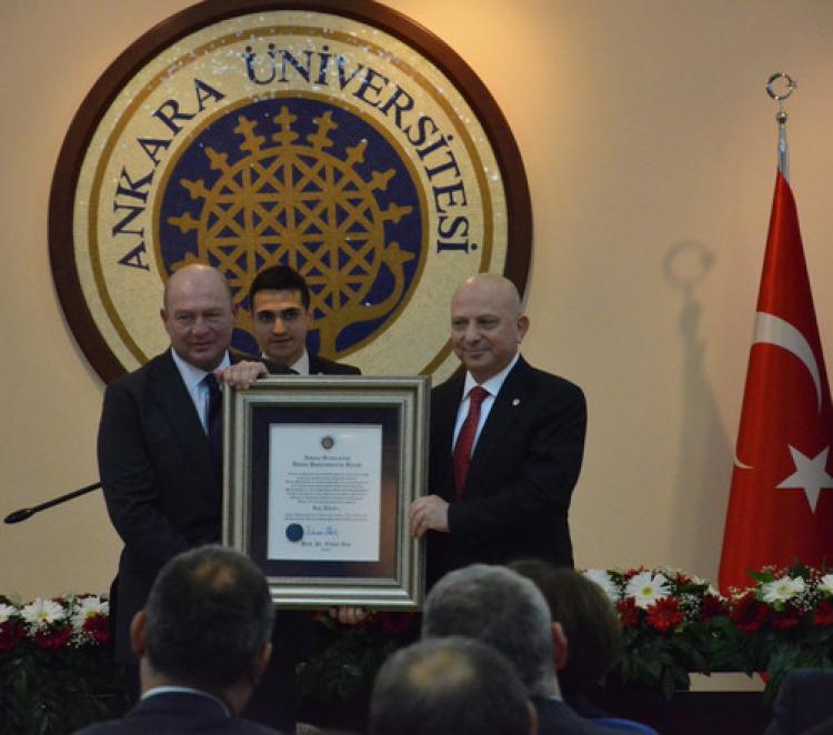 Ankara Üniversitesi, Koç Holding'e üstün hayırseverlik beratı verdi