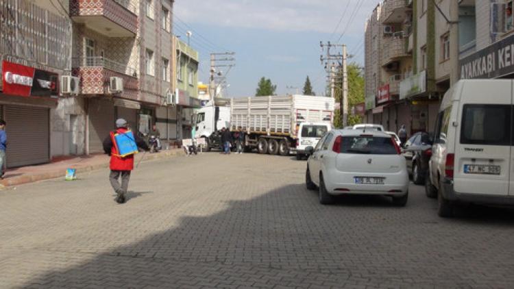 Nusaybin'de YDG-H'liler, Çağçağ Caddesi'ni trafiğe kapattı