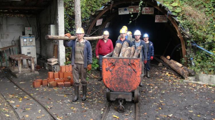 Maden ocağında Atatürk'ü andılar