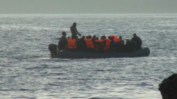 Göçmenler denize açılmaya devam ediyor