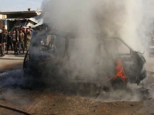 Bomba yüklü araç patladı: 4 ölü