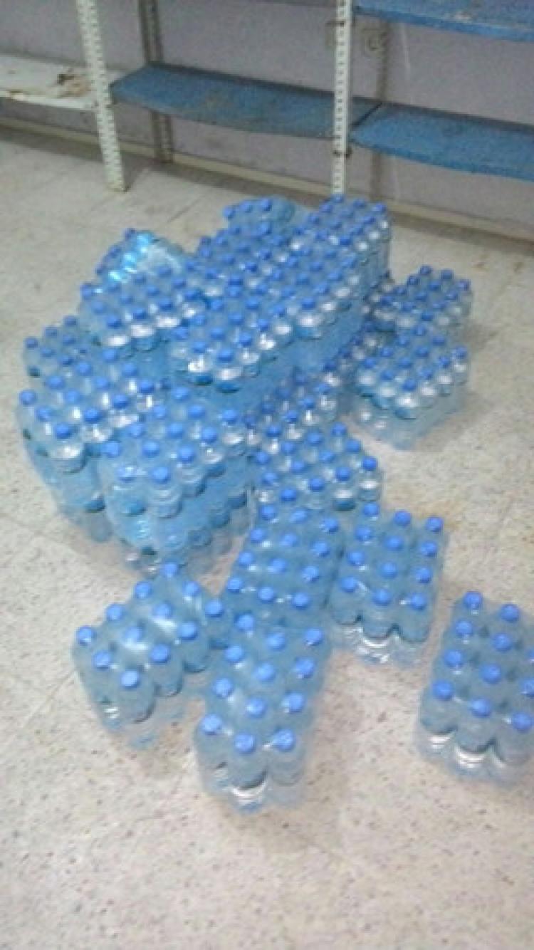 Su şişelerinde sahte rakı ele geçirildi