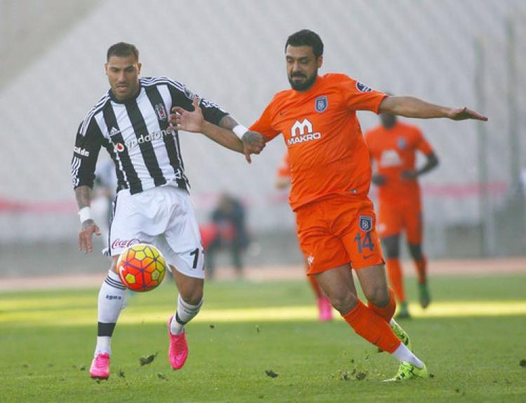 Beşiktaş - Medipol Başakşehir özel karşılamasında 1 - 1 berabere kaldı