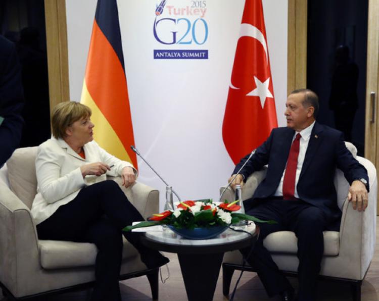 Erdoğan, Merkel'i kabul etti
