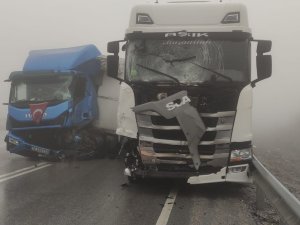 Bursa'da TIR'lar çarpıştı!