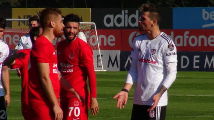 Beşiktaş, Ümraniyespor hazırlık maçında 1-1 berabere kaldı