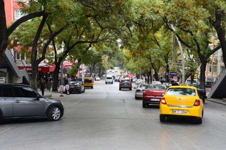 Mithatpaşa Caddesi trafiğe kapanıyor