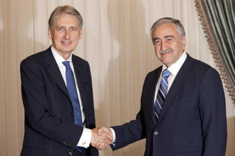 Hammond, Akıncı'yı ziyaret etti