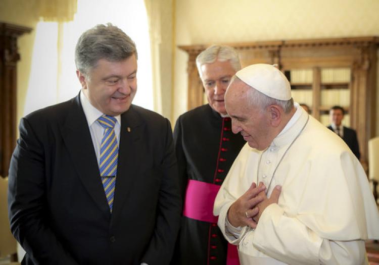 Poroşenko, Vatikan'da Papa ile görüştü