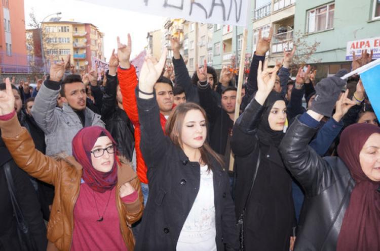 Ülkücüler İran'ı protesto etti