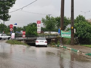 Bursa'yı sağanak vurdu