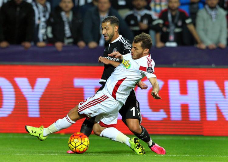 Beşiktaş: 1 – Medicana Sivasspor: 0 (İlk yarı)