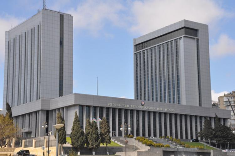 Azerbaycan'da meclis ilk oturumunu gerçekleştiriyor