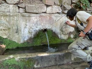 2 bin yıllık lahitten 150 yıldır su akıyor