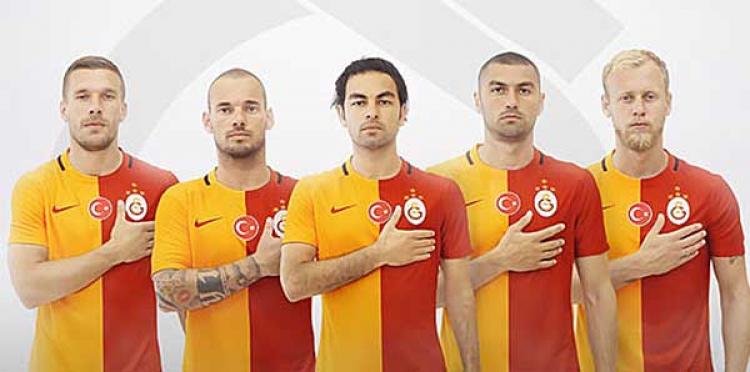 Galatasaray, 4 yıldızlı formalarını tanıttı