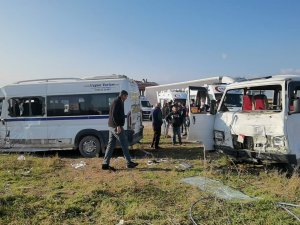 Bursa'da feci kaza: 17 yaralı