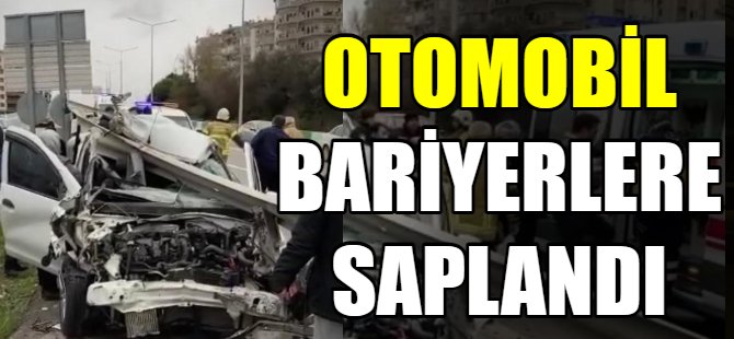 Bursa'da otomobil bariyerlere saplandı