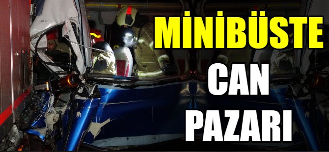 Bursa'da minibüs tırla çarpıştı