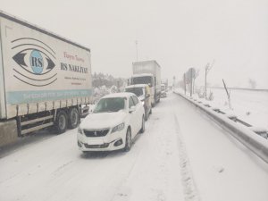 Süpürgelik trafiğine kar engeli