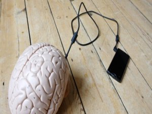 Akıllı telefonlar beyni yoruyor!