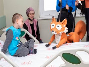 Ameliyat öncesi kuklalı terapi