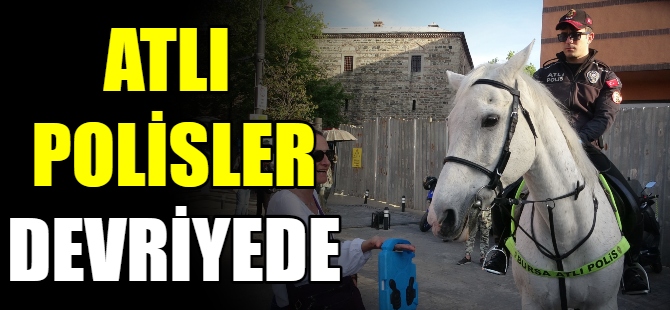 Atlı polisler devriyede