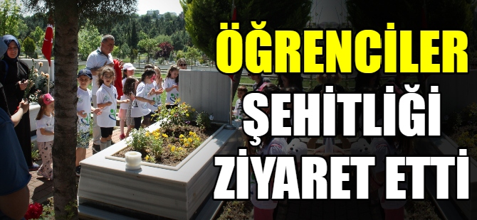 Öğrenciler şehitliği ziyaret etti