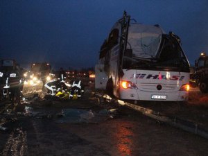 Konya'da feci kaza: 6 ölü, 24 yaralı