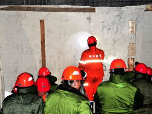 Çin’de madende göçük: 11 ölü