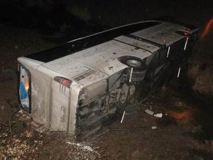 Kaçakları taşıyan otobüs kaza yaptı: 4 ölü, 30 yaralı