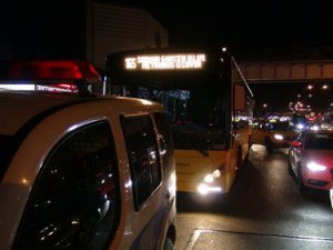 Otobüsü kurşunladı