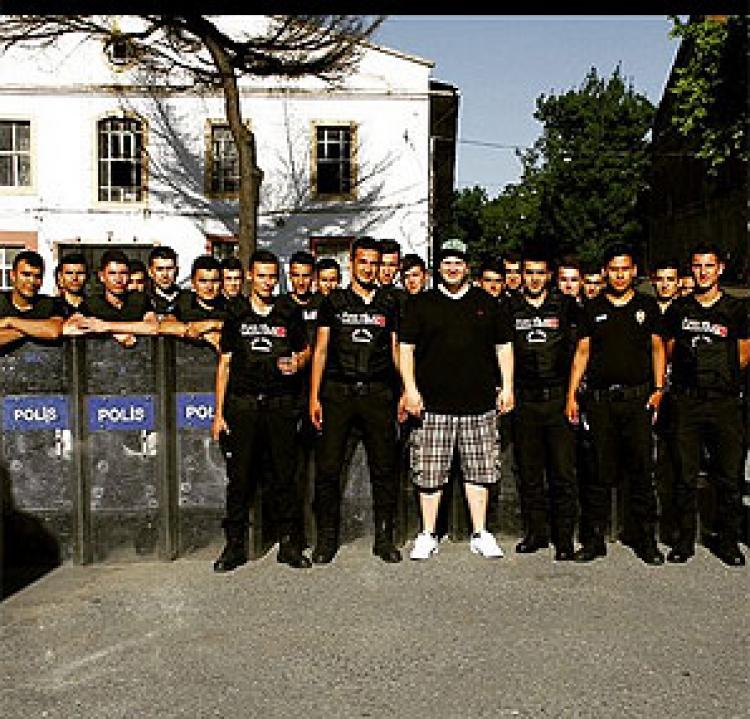 Şahan Gökbakar'dan Osman Pazarlama!