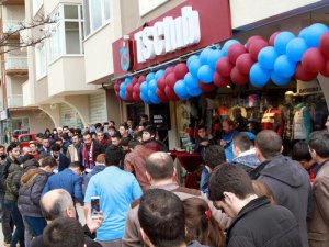 Trabzonsporlu futbolcular Bursa’da taraftarla buluştu