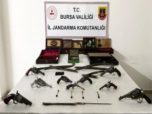 Bursa'da silah satıcılarına darbe