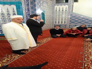 70 Alman milletvekili imamı camide ziyaret etti