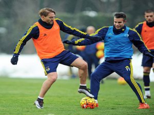 Fenerbahçe'de Robin van Persie sevinci