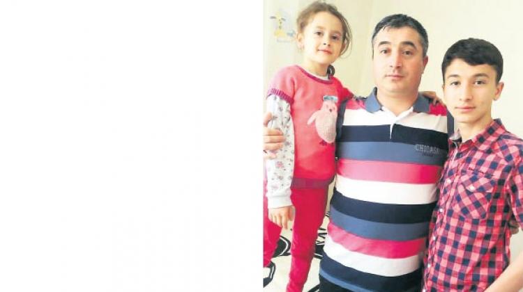 Dört gündür giydiğim tişört üstüme yapıştı’