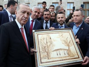 Bursalı gençlerden Erdoğan’a hediye