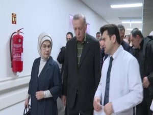 Erdoğan, depremzedeleri ziyaret etti