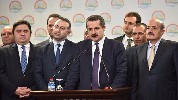 Faruk Çelik takdir topluyor