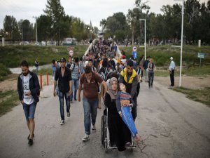 'Türkiye'ye 3 milyon yeni mülteci gelebilir'