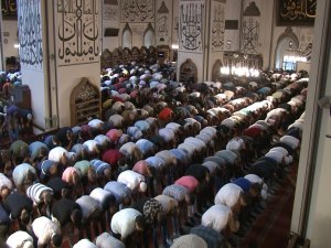 Bursa'da camiler Ramazan ayına hazır