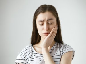 Diş sağlığına zarar veren 8 alışkanlık