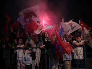 Bursa’da seçim kutlamaları