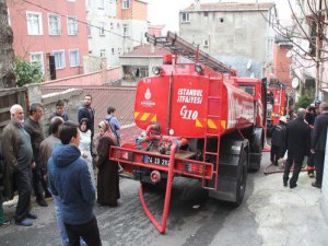 Çocuklarına kızan kadın, evini yaktı