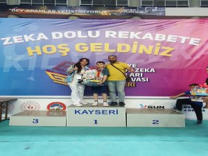 Zeka oyunları şampiyonası Bursa'dan çıktı
