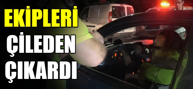 Polisinin alkollü sürücüyle imtihanı