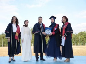 BUÜ'de mezuniyet heyecanı