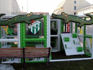 Bursaspor çocuk parkı tesislere kuruldu